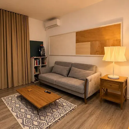 Bright Modern Designer Appartement