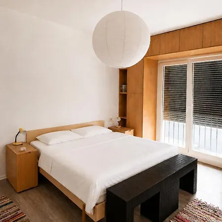 Bright Modern Designer Appartement